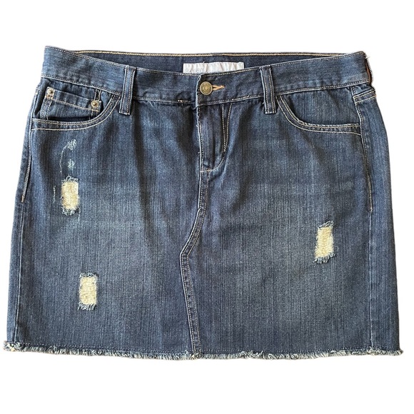 *NWOT* Old Navy Vintage Distressed Jean Skirt | Mid/High Waisted Raw/Frayed Hem - Picture 2 of 10